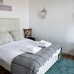 The Pearl Suite By Margate Suites